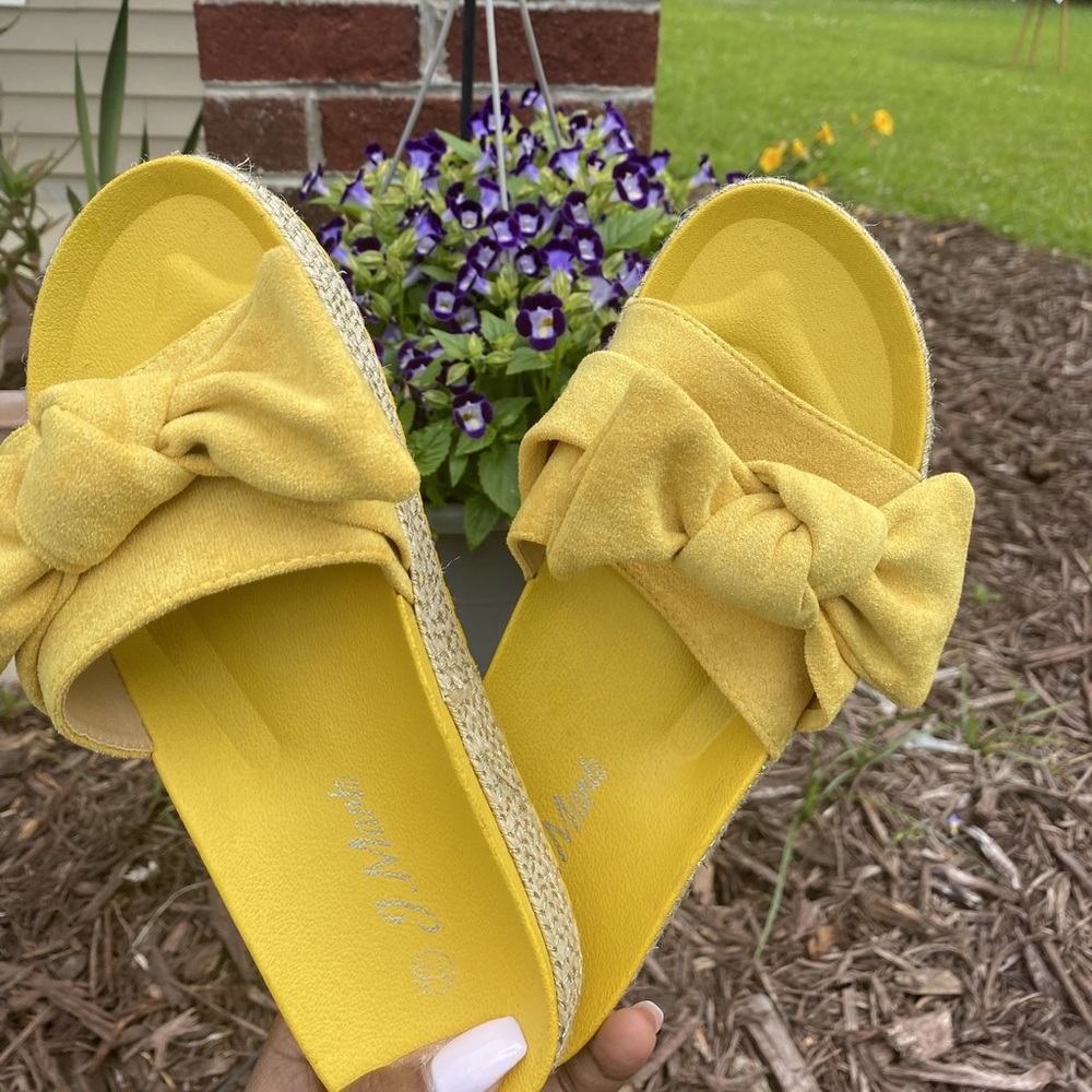 Yellow platform slide ins
